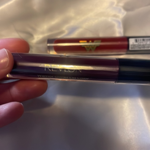 ✨SOLD ✨Revlon x WW84 Wonder Woman Warrior Glitter Lipcolor - Picture 7 of 7